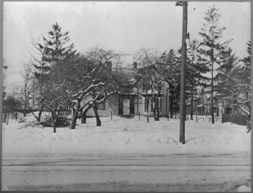 Historic photo from 1922 - St. Clements School - 1922 farmhouse just west of Yonge Street in North Toronto