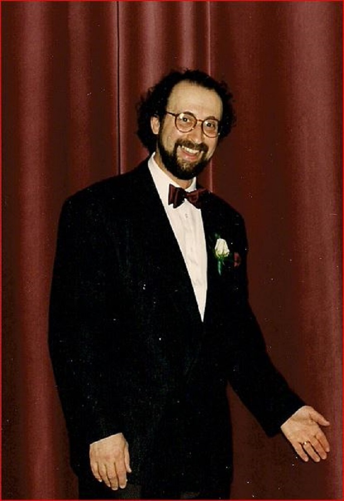 Man with glasses and beard – wearing a tuxedo