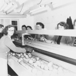 Vernon Fruit Union packinghouse, Oyama, 1940s