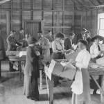 Kelowna Farmer’s Exchange packing school, 1914