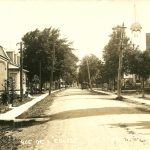 Church road in the Coteau-Station municipality around 1915