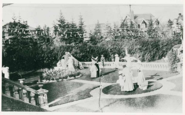 Photo of the Garden Party at Beaulieu in the formal garden with the Prince of Wales