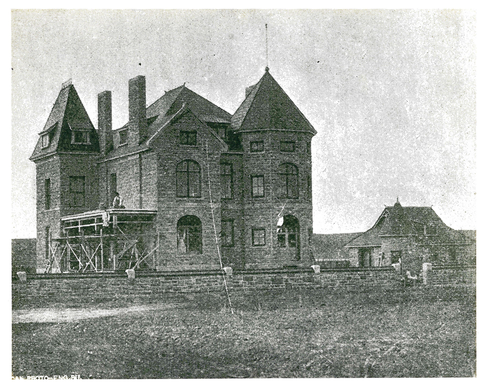 Photo of Beaulieu under construction in 1891