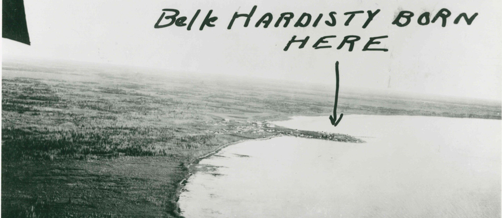 Aerial view of Fort Resolution with hand written text added that says "Belle Hardisty born here".