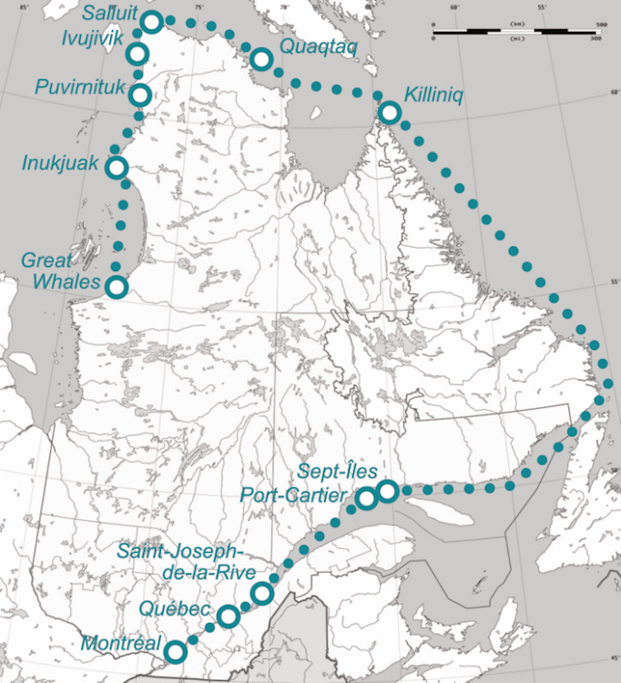 Geographical map of Quebec featuring the route of l’Aigle d’Océan’s 1966 voyage. Various cities and towns are highlighted on the map of the St. Lawrence, the coast of Labrador and Ungava Bay, for example Montreal (city of departure), Joseph-de-la-Rive, Sept-Îles, Salluit and Great Whales. The map is grey and white, with the route as a dotted green line.