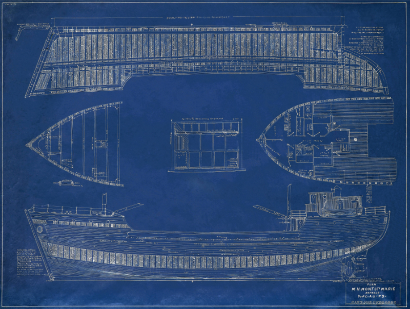 Blueprint of the Mont Ste-Marie schooner. The plan is printed on blue paper. The lines of the ship and writing are done in white. The plan shows two cross-sections of the ship, as well as its hull and bow. In the lower left corner, an inscription reads: “Plan M.V. Mont Ste-Marie”.