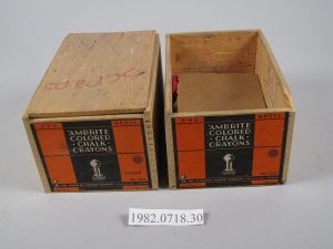Wooden boxes with lids holding Amberite Coloured Chalk