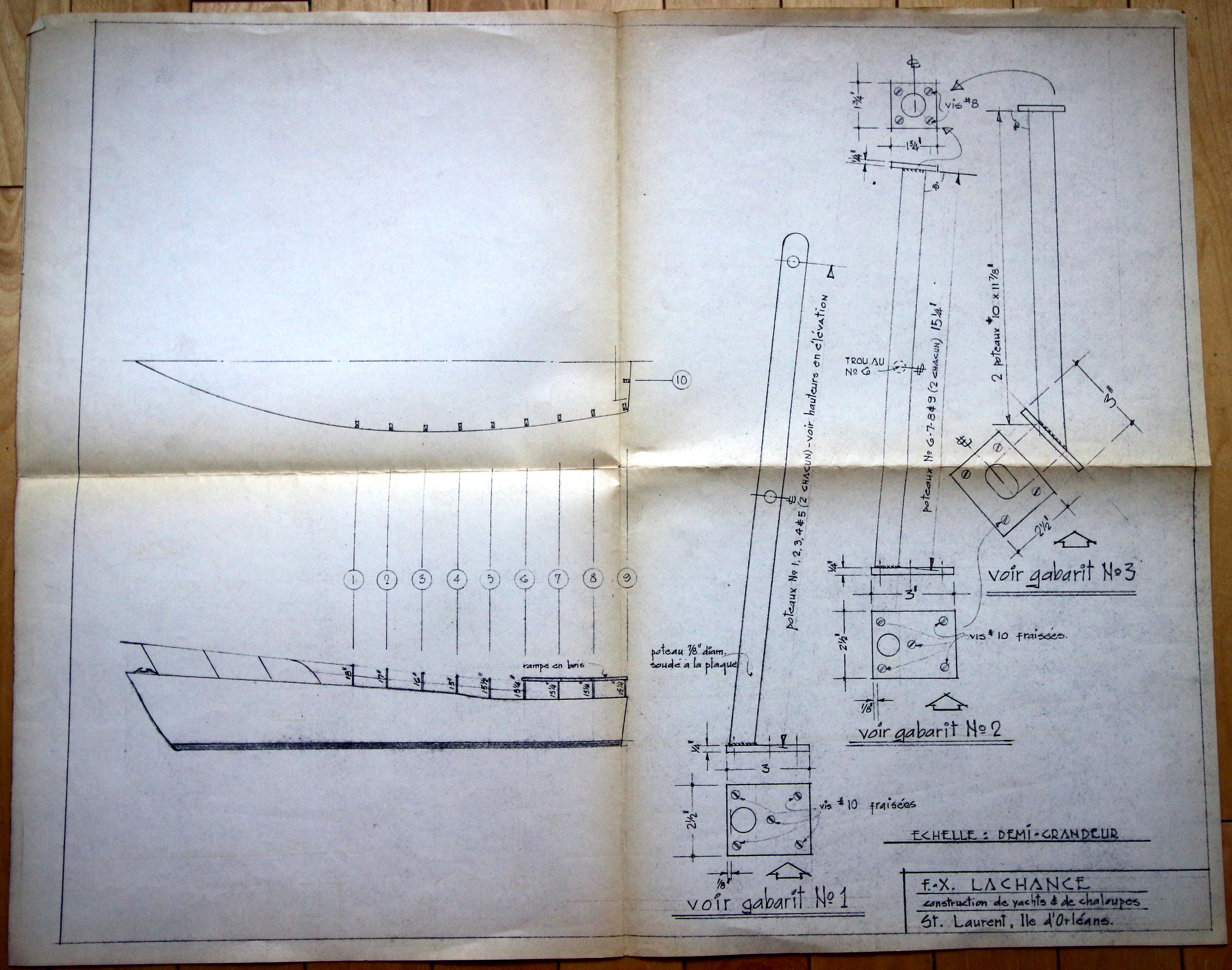 Technical plan signed by F-X Lachance, on a "half-size" scale, illustrating the section of a boat seen in profile, as well as three templates of pieces where will be fixed the eleven "poles" which form the structure of the boat.