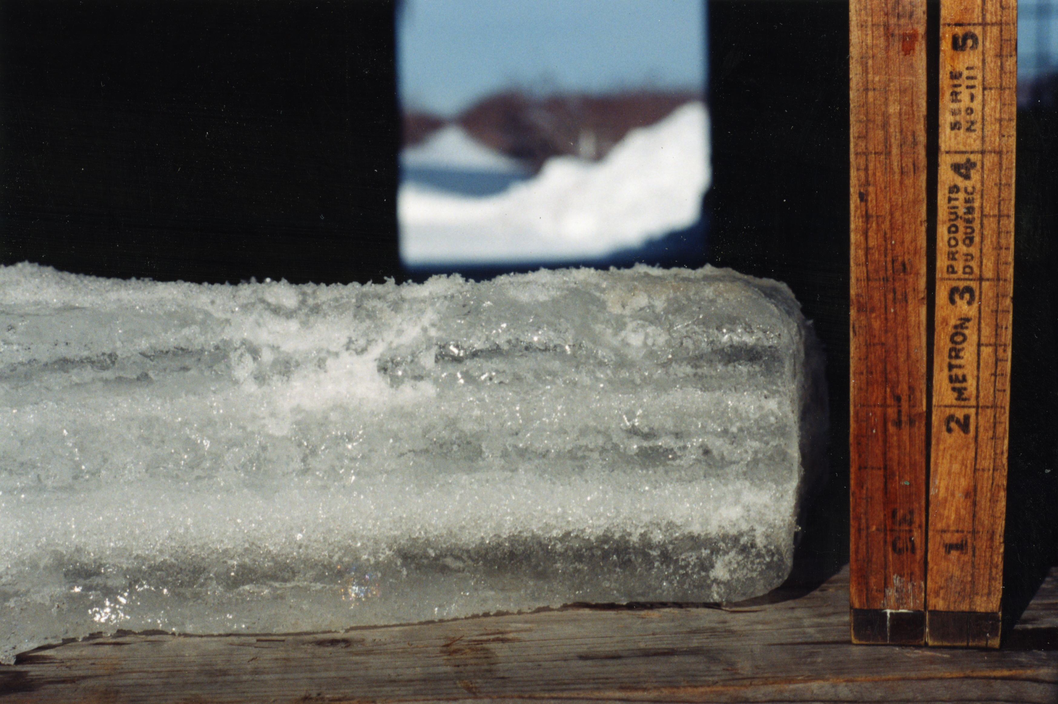 This citizen measured the accumulation of ice. It was at 3".