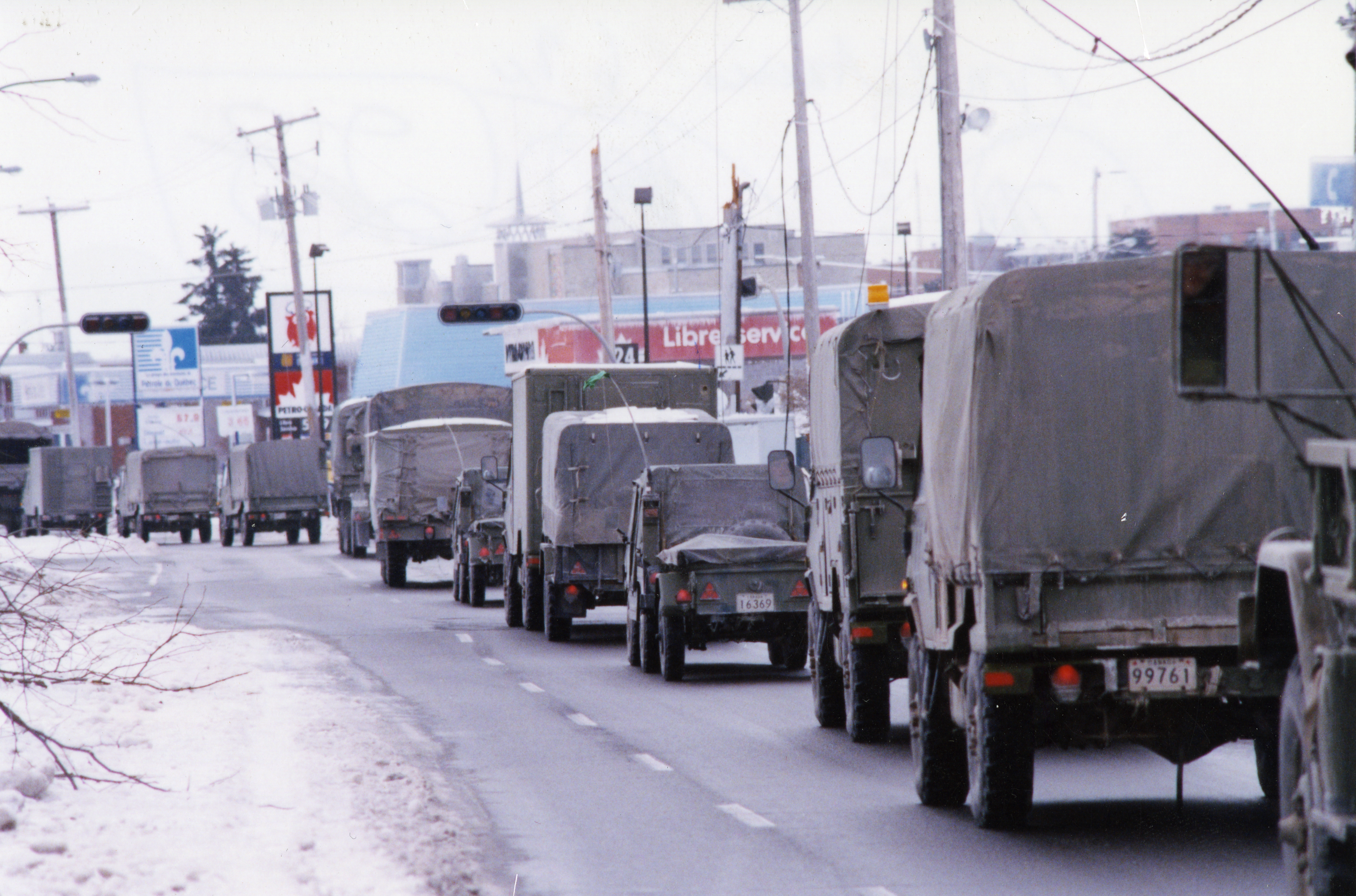 The military arrives for reinforcement. They are seen on Séminaire Boulevard, in direction of the military base.