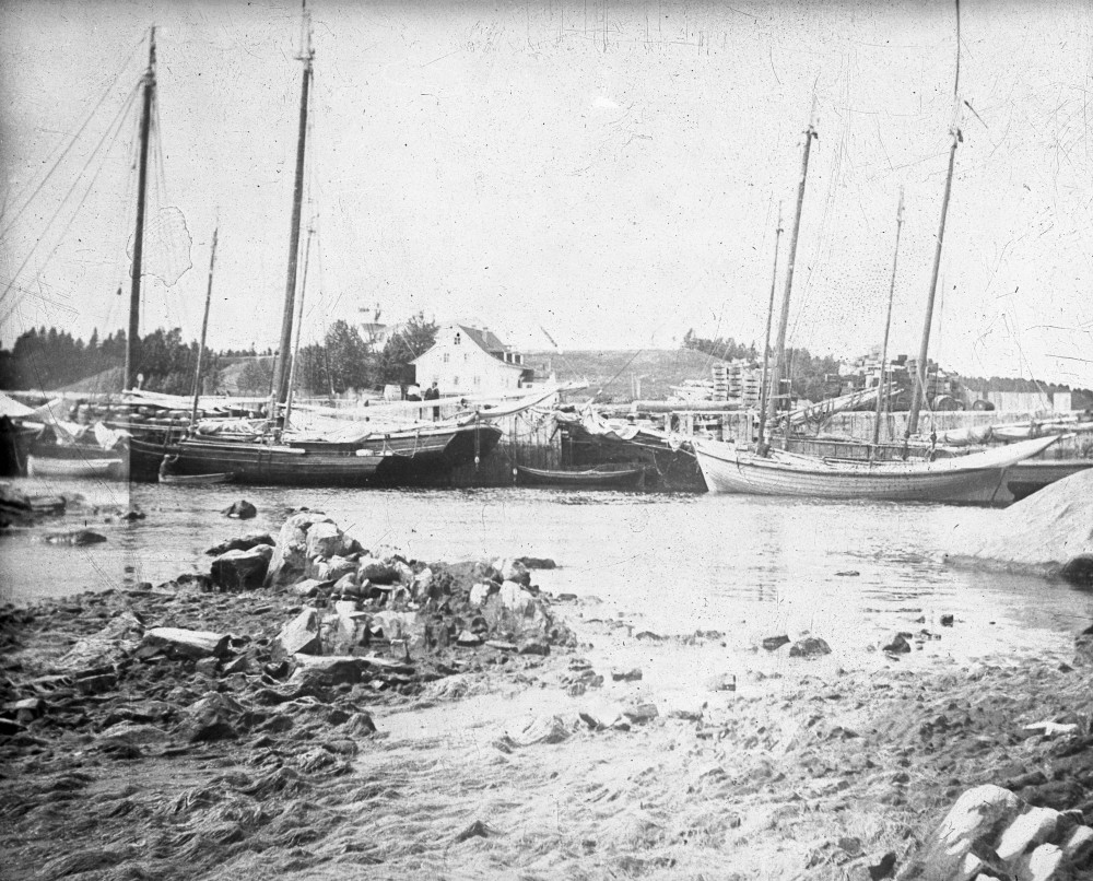 Le port de Grand-Métis occupé par des navires dans le début des années 1900