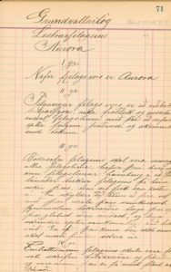 Handwritten page from a 19th-century ledger labeled Grundvallarlög Lestrarfélagsins Aurora written in elegant Icelandic script. The page outlines the name, purpose, and membership rules of the society, dated at the top as 1887.