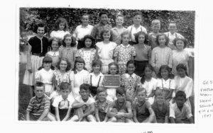 Vineland School grade five class photo