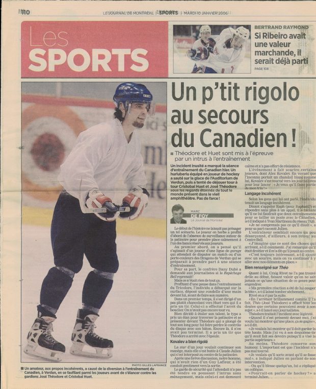Colour photo of a newspaper article titled Un p’tit rigolo au secours du Canadien! Next to the article, a photo of a man skating on a rink with a hockey stick and wearing black pants, a white sweater, a blue helmet and gloves.