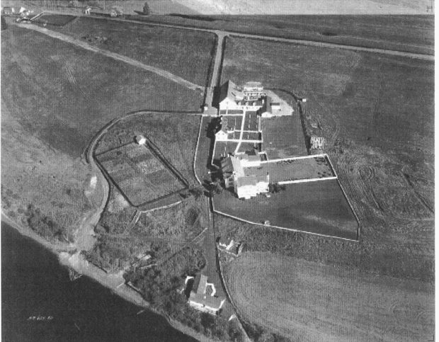 Black and white photo, aerial view of Domaine Anne Stillman.