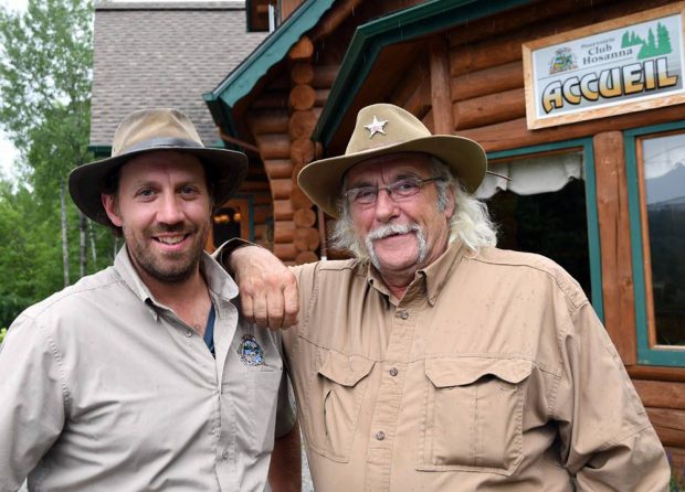 Photo couleur d'un père et son fils ; Max et Michel Béland