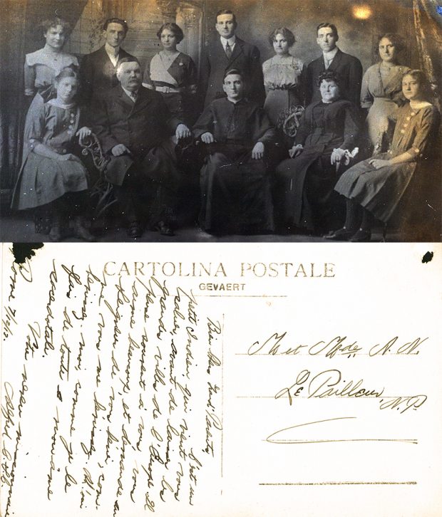Montage of the front and back of a postcard. At the top is a picture of the family of Narcisse-Alfred LePailleur. In the center, at the front, Alfred LePailleur is sitting in his priest's clothes. At the bottom, there is a text written by Alfred LePailleur to his grandparents.