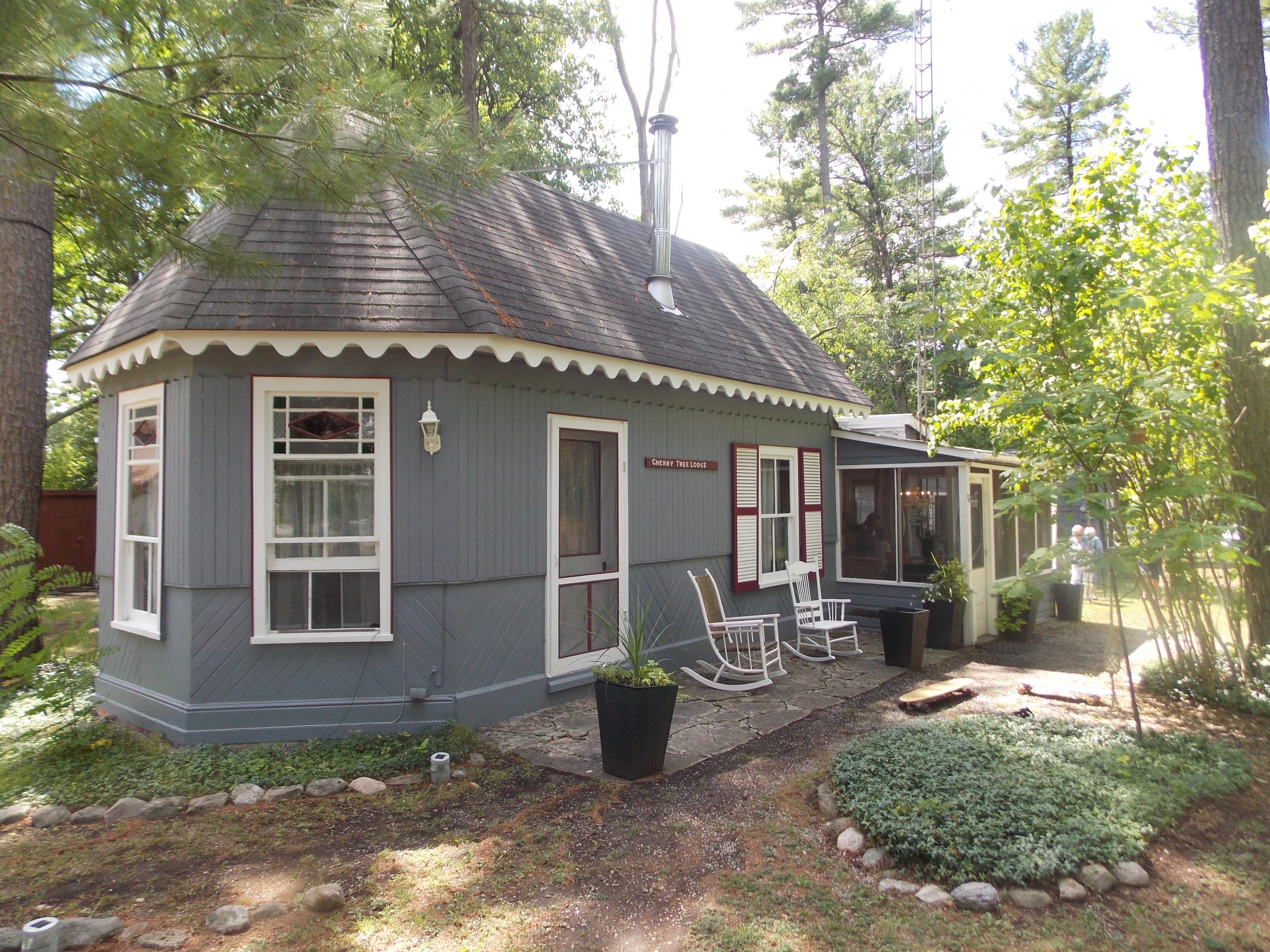 Image of Cherry Tree Lodge from outside