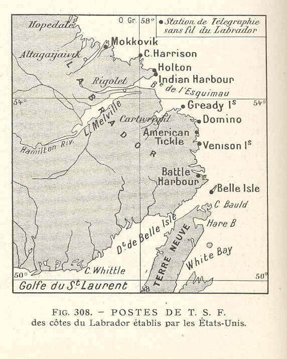 Carte de la côte du Labrador, du golfe du Saint-Laurent à Hopedale, comprenant notamment la péninsule Great Northern de Terre-Neuve. Le texte est rédigé en français sur la carte. Les points le long de la côte représentent les stations de télégraphie sans fil de Marconi.