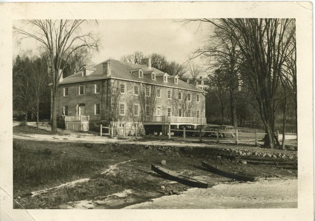 Photograph of the Argenteuil Regional Museum with small gallery and canoes, 1938.