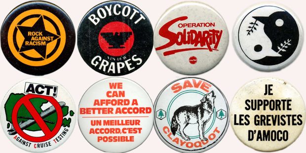 Eine Collage aus acht Knöpfen.