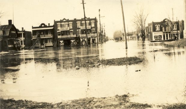 A flooded street-Longue-Pointe’s Great Flood in 1928