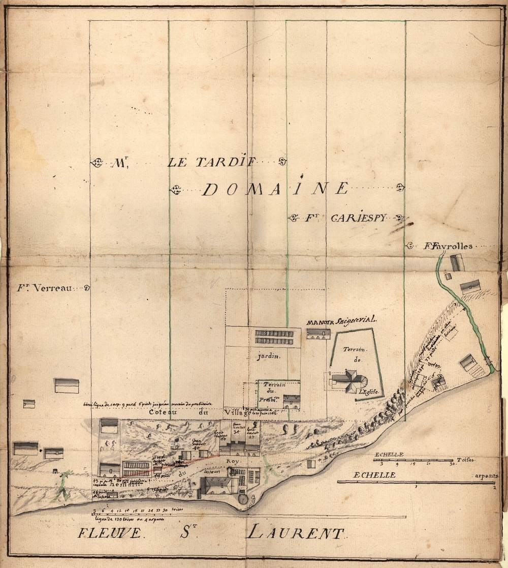 Archival ink drawing showing a plan view of the heart of the village of Château-Richer. From bottom to top, we can see the St. Lawrence River, the shoreline, Chemin du Roy, the hillside, and the plateau. The drawing features all the land and buildings in the village, including the convent, windmill, presbytery, seigneurial manor, church, and the villagers’ homes.