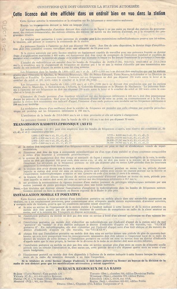 Dense text in French on a licence to operate a radio station.