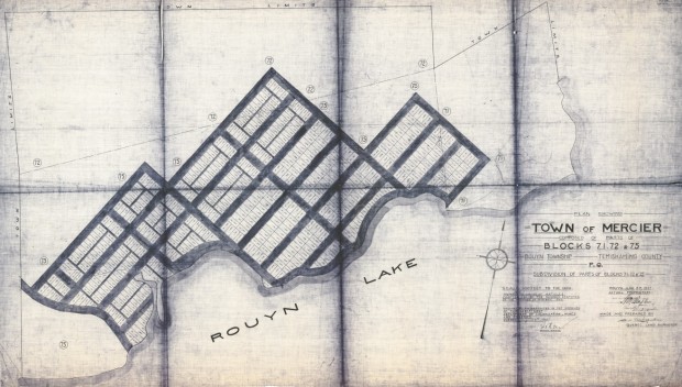 Black-and-white map showing the city limits as well as about 15 streets that were supposed to be constructed.