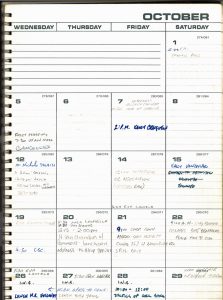 Une page du calendrier d’octobre 1983 contient des rappels manuscrits de réunions, de discours, de rassemblements et de comparutions dans les médias. 