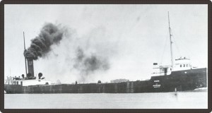 Photo en noir et blanc d’un grand bateau à vapeur