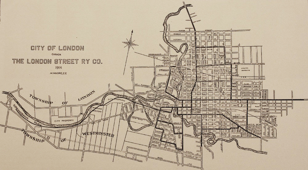 Carte de la ville aux itinéraires des tramways.