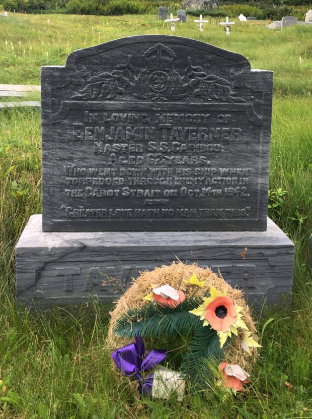 gravestone of Benjamin Taverner with wreath