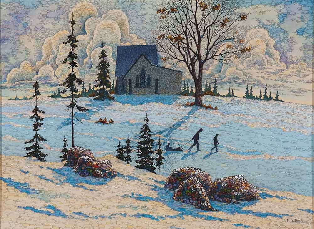 Paysage d’hiver avec en premier plan la plaine de neige et quelques arbres et des rochers colorés, au haut du tableau une maison et ses dépendances adossées à une lisière de nuages aux teintes bleutées. Au centre droit du tableau, deux silhouettes de personnages marchent dans la neige, dont l'un tire un traîneau avec un troisième personnage assis.