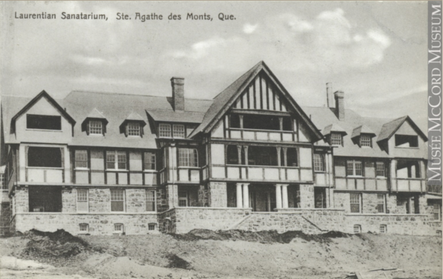 Vintage postcard showing the Laurentian Sanatorium in 1915.