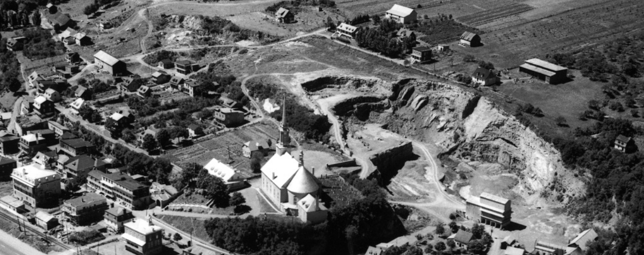 Aerial view of Château-Richer in the mid-20th century